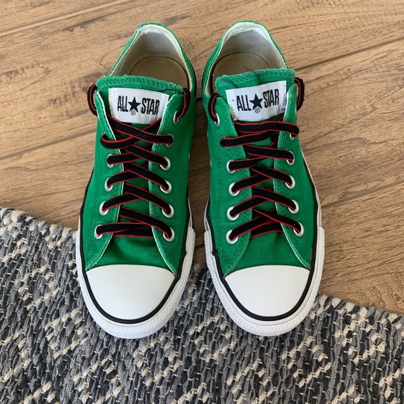 kelly green chuck taylors